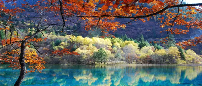 Danau Kristal berwarna Turquoise, Cina