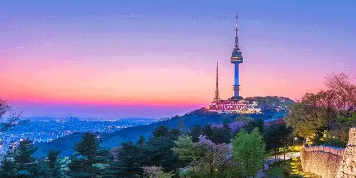 Menara-Cinta-Namsan-Seoul-Tower,-Wisata-Korea-Selatan