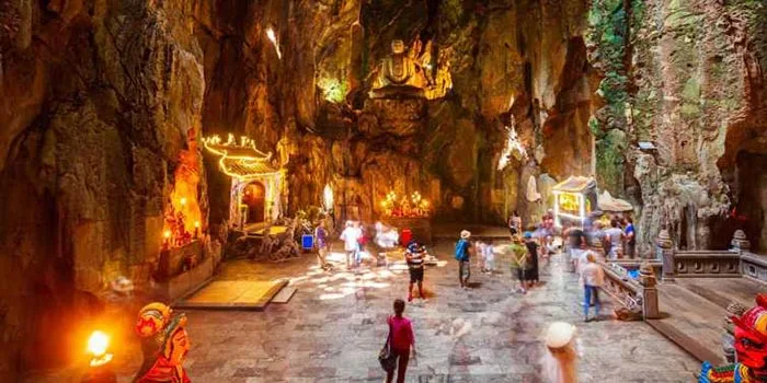 Marble-Mountain-Wisata-Terkenal-Dengan-Pemandangan-Menakjubkan