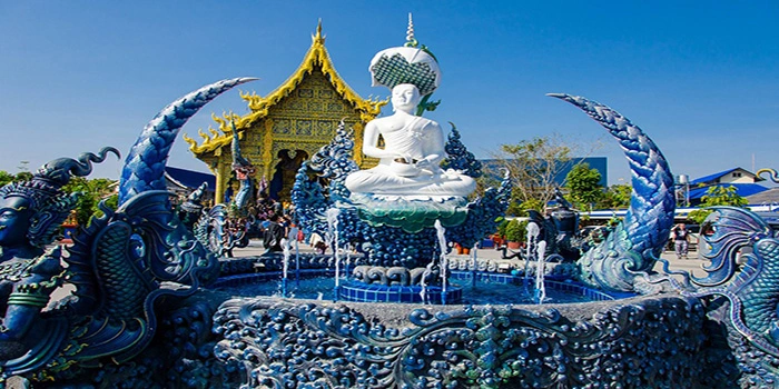 The-Wat-Rong-Suea-Ten-Wisata-Kuil-Dengan-Nuansa-Biru-Yang-Indah