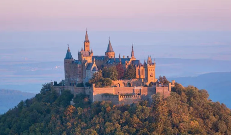 Menelusuri-Kastil-Hohenzollern,-Ikon-Romantis-Jerman