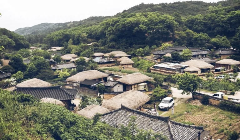 Menelusuri Keunikan Desa Tradisional Yan Dong: Warisan Budaya Korea Selatan Yang Memikat